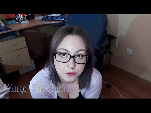 ❤️ Seksi dekle z očali globoko sesa dildo pred kamero ❤️❌ Fucking video pri nas ❌️