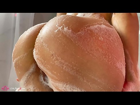 ❤️ Brunetka masturbira pičko z vibratorjem do intenzivnega orgazma pod tušem ❤️❌ Fucking video pri nas ❌️
