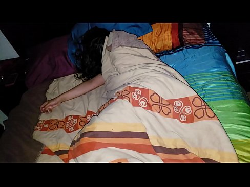 ❤️ Stepson berači svojo mlado mačeho, medtem ko ona spi. ❤️❌ Fucking video pri nas ❌️